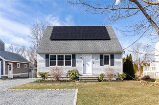 180 Center Ave, Middletown, RI 02842