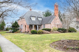 276 Bonnie Brae Ave, Rochester, NY 14618