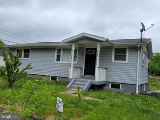 4109 Anderson Rd, Triangle, VA 22172