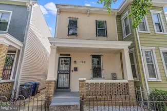 705 16th St NE, Washington, DC 20002