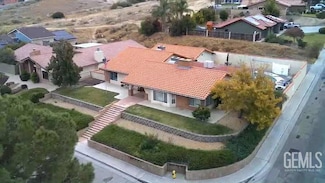829 Philippine St, Taft, CA 93268