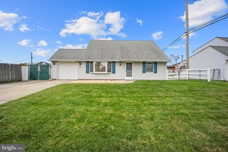 347 Indian Creek Dr, Levittown, PA 19057