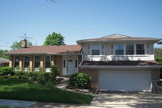 1906 N Eastwood Dr, Arlington Heights, IL 60004
