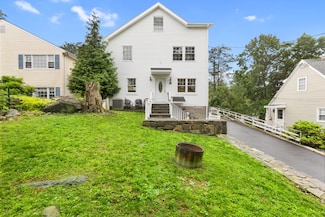 75 Coolidge Ave, Stamford, CT 06906