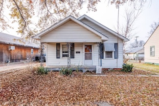 1317 W 2nd St, Coffeyville, KS 67337