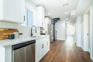 221 Paris St Unit 1, Boston, MA 02128