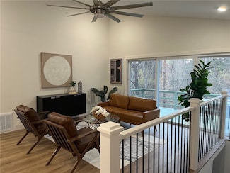 6 Kalynn Ln, Bella Vista, AR 72714