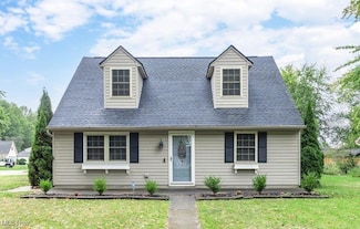 521 Carol Ln, Elyria, OH 44035