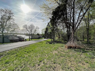 318 S Balthazar Dr, Santa Claus, IN 47579