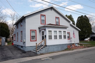 17 E Water St, Waterloo, NY 13165