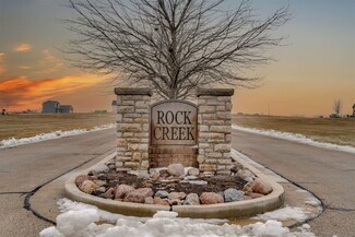 8 Boulder Dr, Carlock, IL 61725