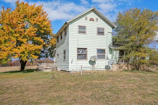 10668 E Apple Ave, Ravenna, MI 49451