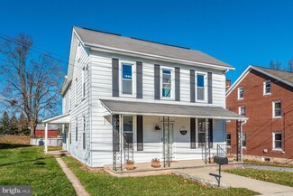 71 York St, Taneytown, MD 21787