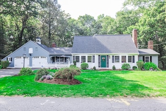 14 Raymond Dr, Wilbraham, MA 01095