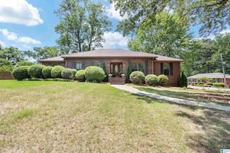 865 Meadowridge Dr, Gardendale, AL 35071