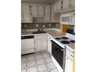 2200 Park Ln Unit 110, Hollywood, FL 33021