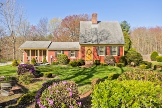 405 Rock Valley Rd, Holyoke, MA 01040