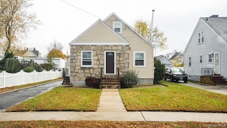 150 Pennsylvania Ave, Roosevelt, NY 11575