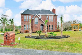 7390 San Ramon Dr, Milton, FL 32583