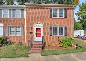 2 Charles Parish Dr, Poquoson, VA 23662