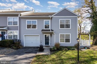 54 Courtyard Dr, Carlisle, PA 17013
