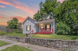 704 Miller St, Alton, IL 62002