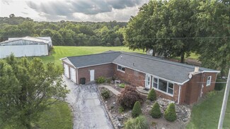 1504 Straube Ln, Brighton, IL 62012
