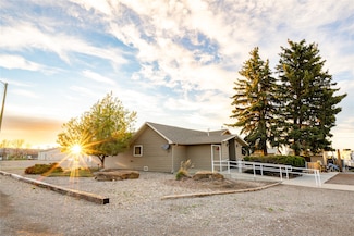 805 Teton Ave, Valier, MT 59486