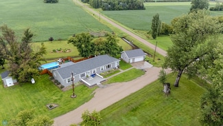 219 4th St, Embden, ND 58079