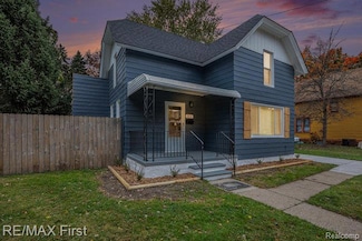 33 Gallup St, Mount Clemens, MI 48043
