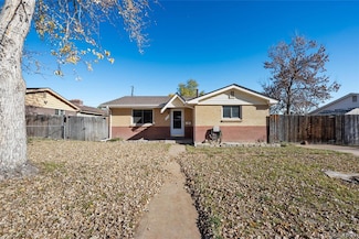 1450 S Yarrow St, Lakewood, CO 80232