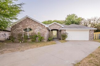1003 James Donald Ln, Glenn Heights, TX 75154