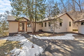 6095 Delaney Way, Inver Grove Heights, MN 55076