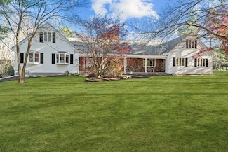676 Salem End Rd, Framingham, MA 01702