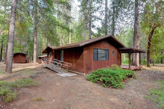 4560 Pleasant Creek Rd, Rogue River, OR 97537