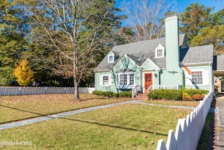 107 W Watson St, Windsor, NC 27983