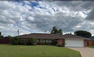 506 Sunset Dr, Watonga, OK 73772