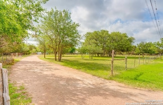 895 English Hollow Dr, Bandera, TX 78003