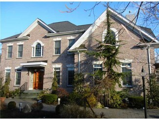 525 River Rd, Cos Cob, CT 06807