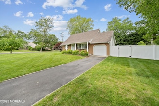 952 Stafford Dr, Toms River, NJ 08753