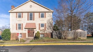 8031 Sleepy View Ln, Springfield, VA 22153