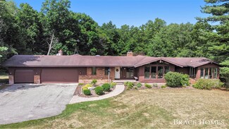 7375 100th St SE, Caledonia, MI 49316