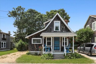 22 Ocean Ave, Harwich, MA 02646