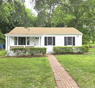 100 Miles St, Littleton, NC 27850