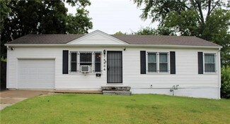 16606 E Salisbury Rd, Independence, MO 64056