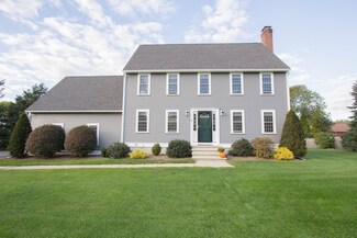 3 Merrimack River Rd, Groveland, MA 01834