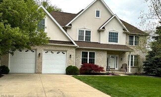9251 Patterson Ln, Olmsted Falls, OH 44138