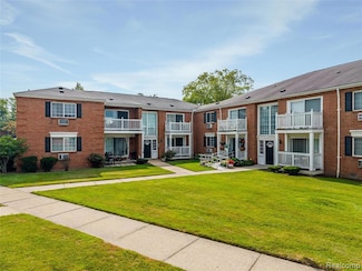 2420 Parmenter Blvd Unit 110, Royal Oak, MI 48073