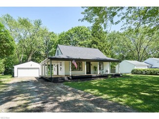 5907 Kellar Rd, New Franklin, OH 44319