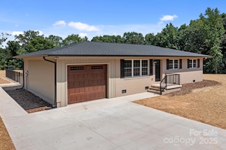 893 Chief Thomas Rd, Harmony, NC 28634
